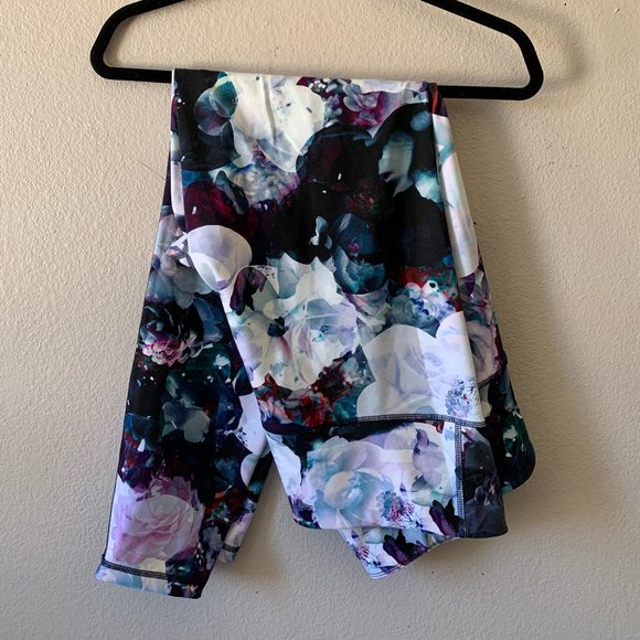 Old Navy Active "Go-Dry" Legging - White Floral on Black - Picture 2 of 4